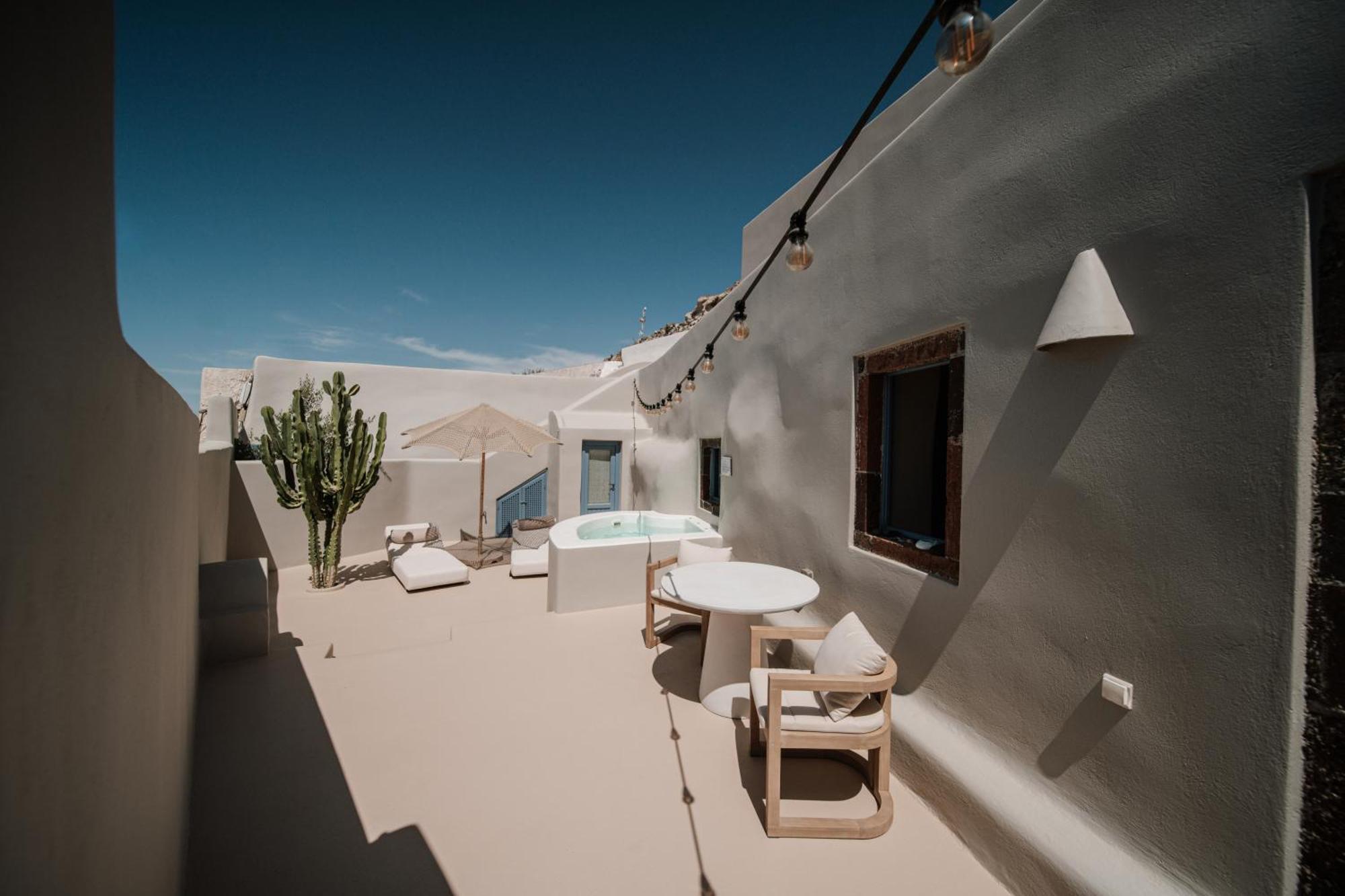 Luna Santorini Suites Pyrgos Kallistis Exterior photo