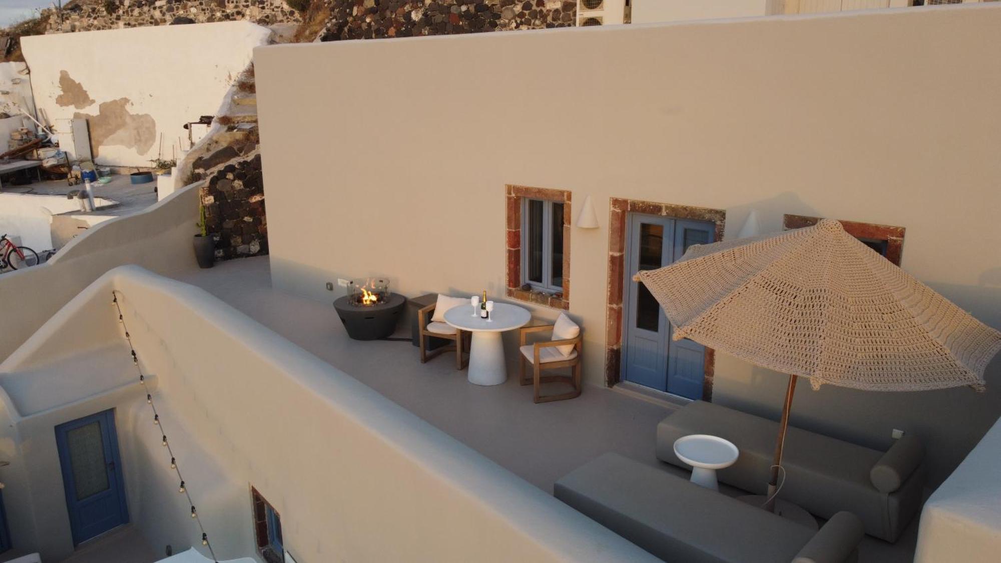Luna Santorini Suites Pyrgos Kallistis Exterior photo