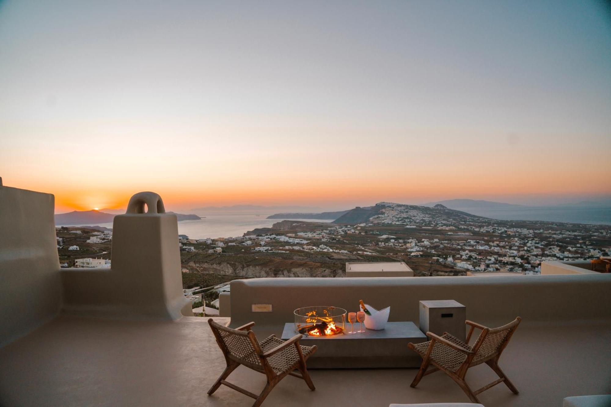Luna Santorini Suites Pyrgos Kallistis Exterior photo