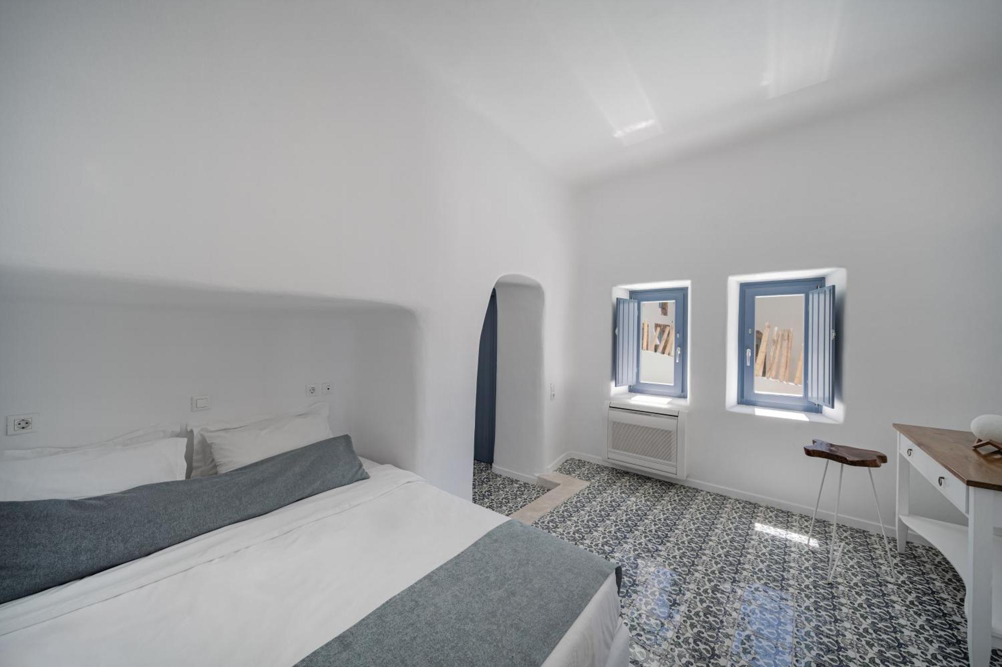 Luna Santorini Suites Pyrgos Kallistis Exterior photo